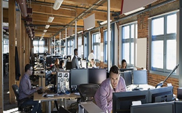 Четыре грузовых машины, три дня и новая жизнь в новом офисе